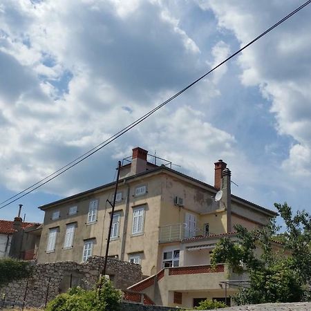 Apartment Palazzo Sare Vrbnik  Eksteriør bilde