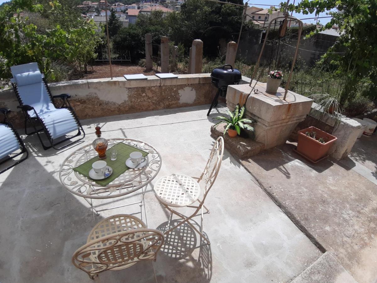 Apartment Palazzo Sare Vrbnik  Eksteriør bilde