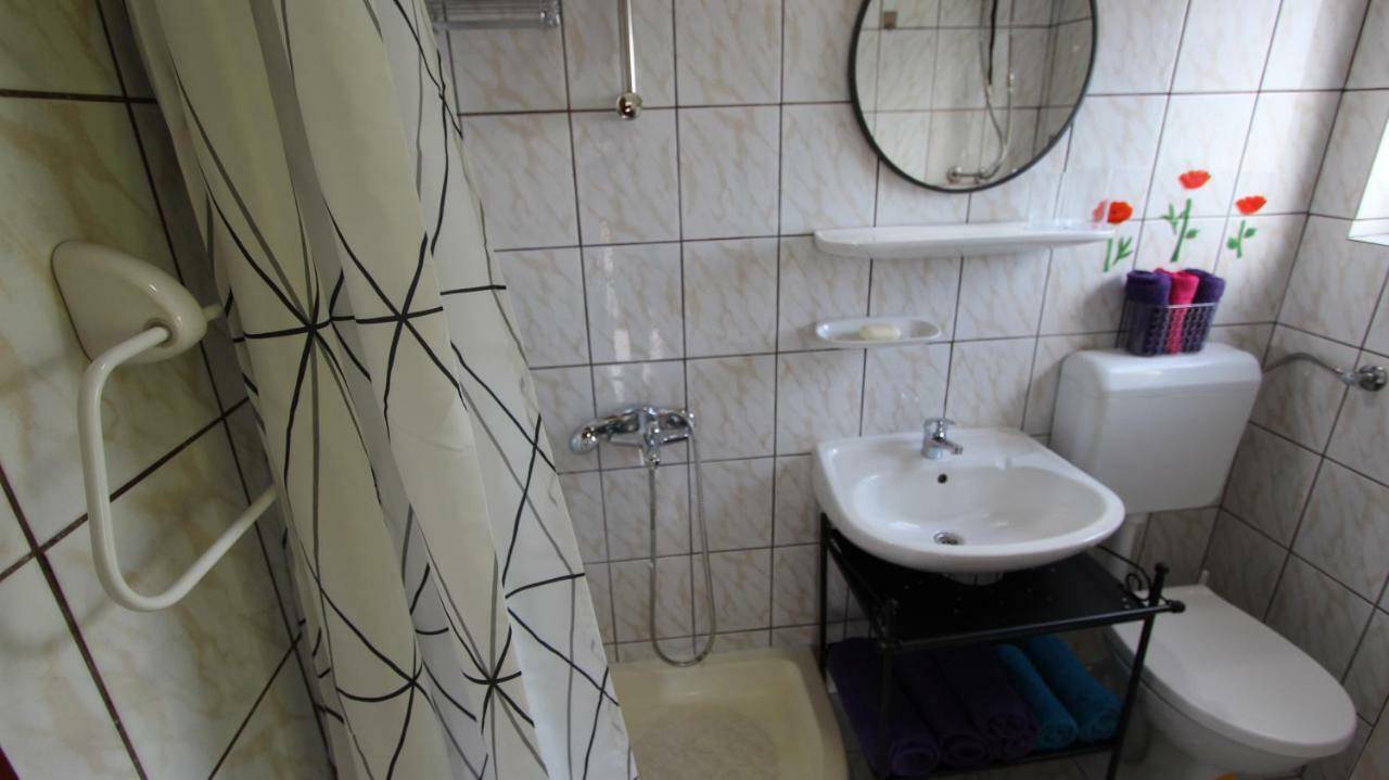 Apartment Palazzo Sare Vrbnik  Eksteriør bilde