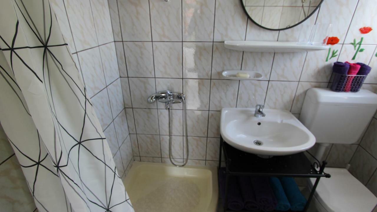 Apartment Palazzo Sare Vrbnik  Eksteriør bilde